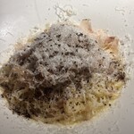 fudo - 黒七味のカチョペペ　鰹節とドライ醤油のパスタ