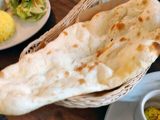 Sajilo Cafe Linden - スパイスたっぷりのマトンカレー、ナン、 アイスコーヒー、小鉢付き　2,480円