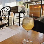 MAISON INCO - 自家製サングリア　白ワインとマイヤーレモン