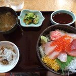 大漁丸 - 海鮮丼