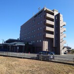 レストラン ヴァロリス - 殺風景なホテル全景