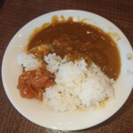 レストラン ヴァロリス - カレーライスは好みの味だったので２杯食べました。小さめの皿です。