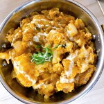 カトリ・キッチン - アルゴビ（ジャガイモとカリフラワーのドライカレー）辛さ3普通