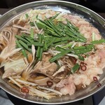 本格水炊きと博多もつ鍋 地鶏と九州料理 居酒屋 鳥邸 - 