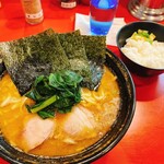 家系総本山 吉村家 - 