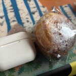 ワタナベ食堂 - マフィンもこれまた小さい！これで¥300...ぴぇん。