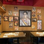 バーン・イサーン 高円寺店 - テーブル席、楽しそう♪