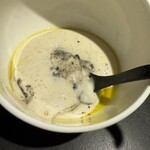 イナカーザ - 中からイカ墨　賽の目状のイカが食感がアクセント