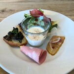 リトルネスト - サラダ仕立ての前菜