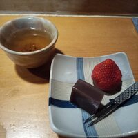 浅草じゅうろく - お手製塩羊羹と苺