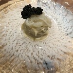 T.N - 夏に出したら冬にも食べたいと言われ出している冷製カッペリーニ　クリームかと思いきやカリフラワーにアサリの出汁を加えたソース。生クリームは使ってないのに生クリーム感が！絶品。