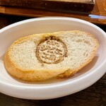 Cafe ジビエ工業 - このバケットも美味しい