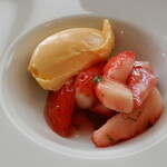 アプランティ - アイスと苺のアップ