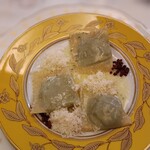 ペレグリーノ - 手打ちパスタ「トルテッリ」 リコッタ、ちぢみほうれん草、パルミジャーノ
      