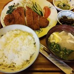 ハングリーボックスユキ - とんかつ定食