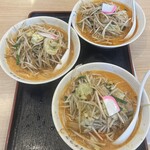 極濃タンメン イチラク - 今日は3人