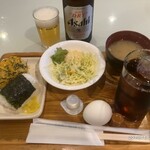はと時計 - 料理写真:おむすびモーニング ¥650- 中瓶ビール¥550-(2025/01/17)