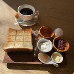 天然酵母の食パン専門店 つばめパン&Milk 庄内緑地公園店 - 