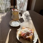 天然酵母の食パン専門店 つばめパン&Milk 庄内緑地公園店 - 