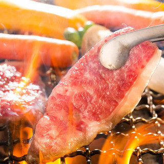 採用A5級日本牛肉的精緻烤肉。拼盤也是必看的