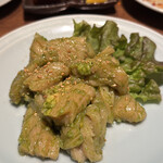 焼肉 静龍苑 - 裏メニューのバジルミノ