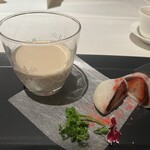 香桃 - 紅茶みたいな味のプリンで、めちゃくちゃ美味しかった(๑˃̵ᴗ˂̵)