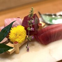 月。 - マグロの盛合せ。