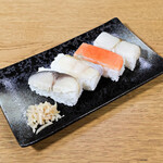 柿の葉すし本舗 たなか - 料理写真:柿の葉すし さわら、たい、さけ、さば