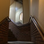 すし処あさまる - 2階への階段