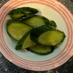 餃子のマルユウ - きゅうり漬け