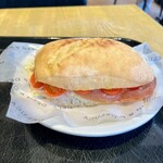 ディーン&デルーカ カフェ - 生ハムモッツァレラホットサンド