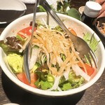 もつ鍋と馬刺し 馬肉寿司 居酒屋 九州小町 個室 飲み放題 - シーザーサラダ