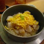 余志屋 - 釜飯(ホタテ)