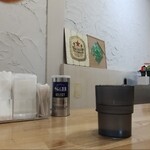 手打ち正麺 Hachimitsu - おしゃれな店内