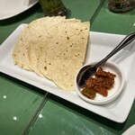 インド宮廷料理 Mashal - お通しパパド