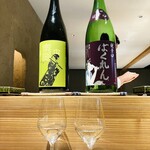 鮨 かうと - 左✨ 【福島】楽器正宗本醸造無濾過中取り
      右✨【山形】くどき上手 ばくれん超辛口
      