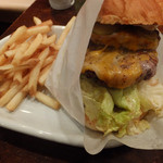 Burger＆Chicken JERRY’S UNO - ダブルチーズバーガー