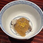 日本料理 別府 廣門 - 赤ナマコ　コノワタ　飯蒸し　柚子