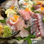 かもめ食堂 - 刺し身の盛合せ