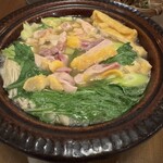 じどりや 穏座 - 近江軍鶏の雌肉の鶏鍋　全体