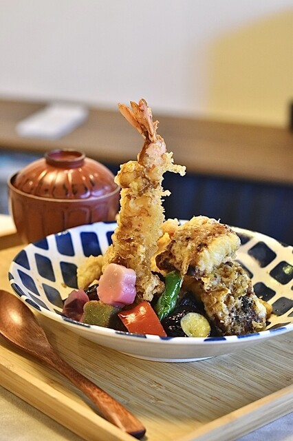 天ぷら丼 メガ盛り大名天丼】大迫力！美味い！秋葉原UDX「天ぷら ひさご