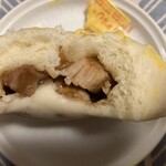 手作り豚まん専門店 龍福 - チャーシュまん　※断面