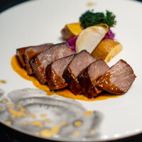 VinIX - 自家熟成黒毛和牛塊肉80g　ソース・マデイラ