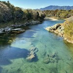 長生うどん - 桜淵公園近くの橋の上から