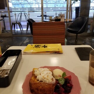 WIRED CAFE_1