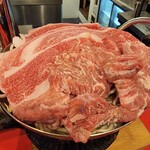 肉鍋 亀田 - 牛てんこ盛り@ 2480