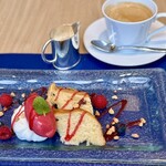 ガーデンキッチン かるめら - パネットーネ　ベリーアイス添え