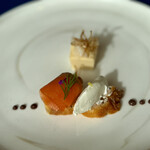 ガーデンキッチン かるめら - スモークサーモンのケークサクレ　ポロネギのフラン　ホタテのタルタル