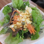 人と木 - 各定食に付くサラダ