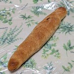 ブレドール - 全粒粉塩バターロール　270円